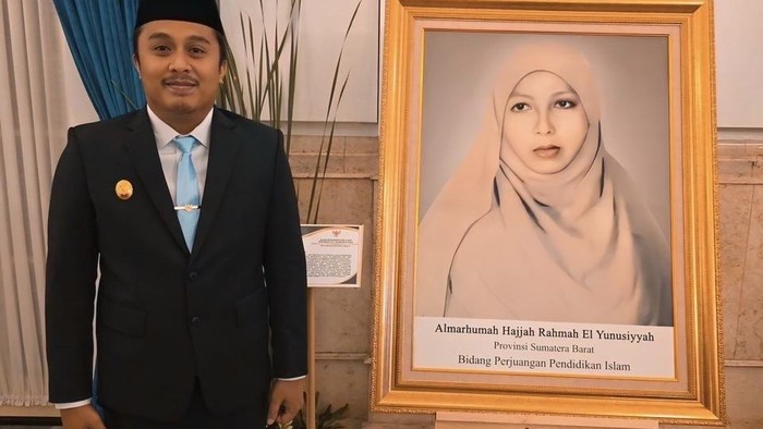 Wagub Sumbar Vasko Ruseimy di acara penganugerahan Pahlawan Nasional (Dok: Vasko Ruseimy)