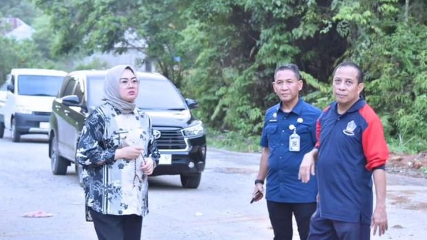 Wali Kota Kendari Siska Karina Imran meninjau sekolah rakyat. Dokumen Istimewa Wali Kota Kendari Siska Karina Imran meninjau sekolah rakyat. Dokumen Istimewa
