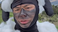 Cerita Ngakak Wendi Cagur Cosplay Jadi Shaun the Sheep di New Zealand