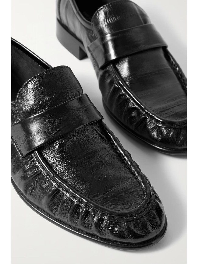Pada daftar kuartal sebelumnya, sandal jepit mewah keluaran The Row menempati urutan teratas. Kali ini gilirian Loafer Eel, dengan bahan yang agak glossy seperti tekstur kulit belut (eel) menyusul di posisi ke-4. (Foto: Dok. The Row)