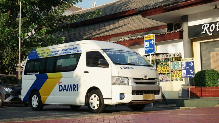 Angkutan Pariwisata DAMRI