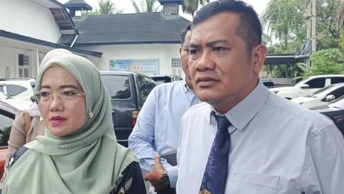 Kuasa hukum bocah mata lebam dan merah, Conie dari Lembaga Bantuan Hukum Bima Sakti