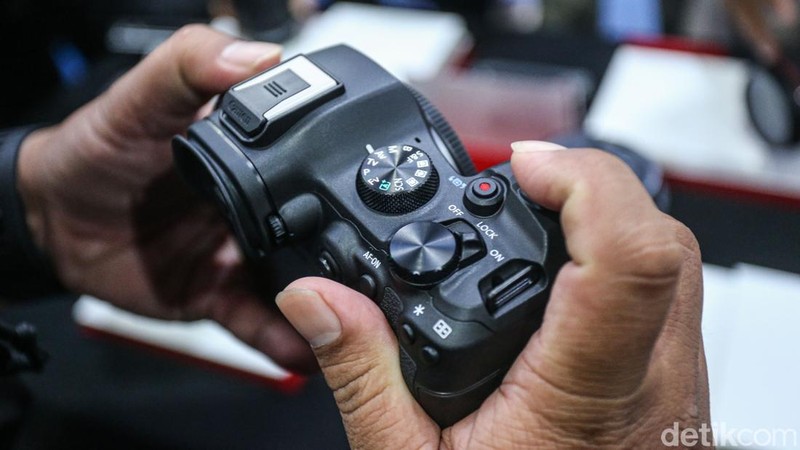 Canon luncurkan EOS R6 Mark III di Jakarta, bawa video 7K dan AF canggih. Kamera ini untuk kreator yang butuh produksi cepat lintas platform.