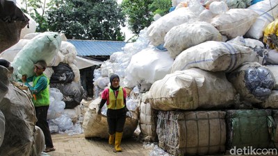 Dari Sampah Jadi Berkah: Kisah Koperasi Pemulung Tangsel Raup Miliar Rupiah per Bulan