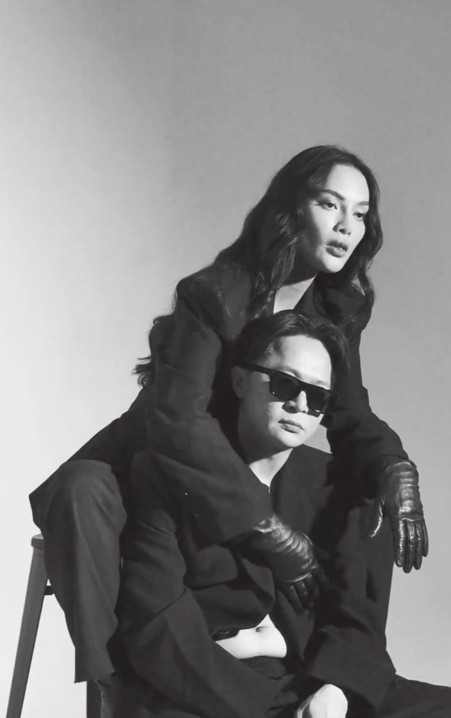 Setelah beberapa waktu sudah jarang terlihat bersama, DJ Bravy umumkan putus dengan Erika Carlina. Klarifikasi tersebut diberikan saat sedang siaran langsung di akun TikToknya. Foto: Instagram/@eri.carl