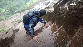 Foto Tangga Paling Aneh dan Berbahaya, Salah Langkah Bisa Beda Alam