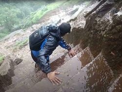 Foto Tangga Paling Aneh dan Berbahaya, Salah Langkah Bisa Beda Alam
