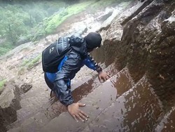 Foto Tangga Paling Aneh dan Berbahaya, Salah Langkah Bisa Beda Alam