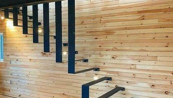 Tangga minimalis . Langkah salah = teleportasi ke UGD. Foto: Boredpanda