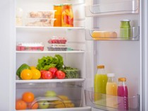 Kulkas Bau Setelah Ditinggal Liburan? Jangan Panik, Lakukan 6 Cara Ini