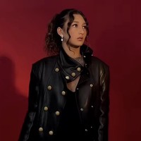 Punya wajah blasteran, Ayanna diketahui memiliki darah Australia dari sang ayah. Kini sudah berusia 13 tahun, penampilannya dengan sang mama jadi bak kakak-adik. Foto: Instagram/@indahkalalo