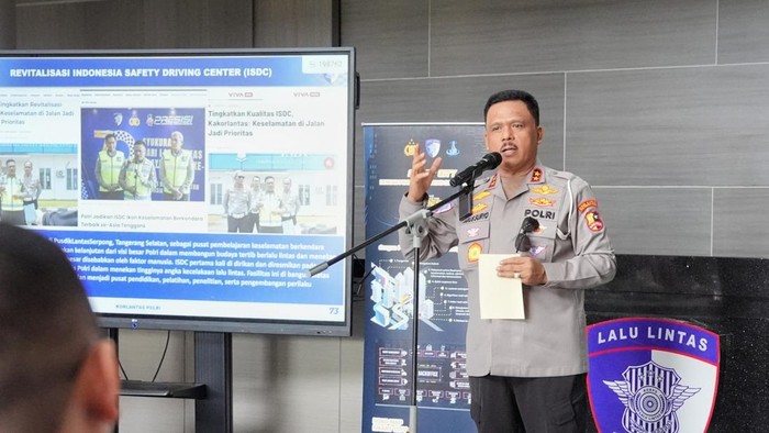 Kakorlantas Polri Irjen Agus Suryonugroho menegaskan komitmennya memperkuat program revitalisasi pelayanan publik di Korlantas Polri. (dok Polri)