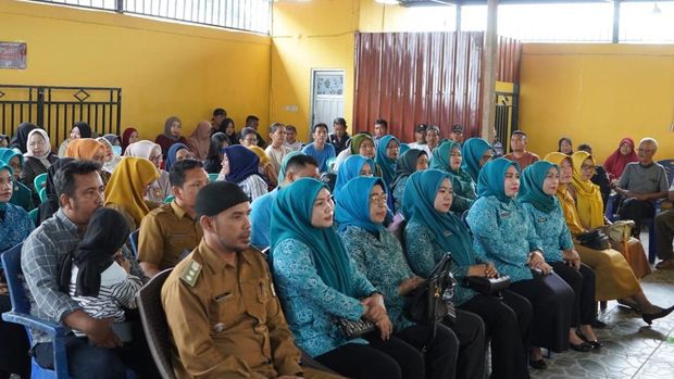 Sosialisasi Pengelolaan dan Pemilahan Sampah berlangsung di RT 10 Kelurahan Mandonga, Kecamatan Mandonga, Selasa (11/11/2025).
