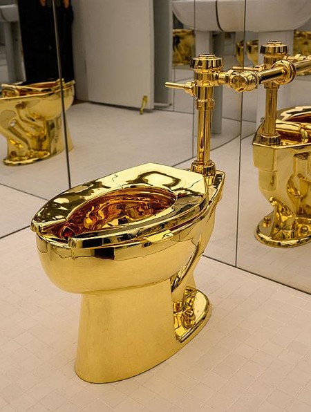 Dilelang! Kloset Mewah dari 100 Kg Emas dengan Harga Fantastis Rp 160 Miliar