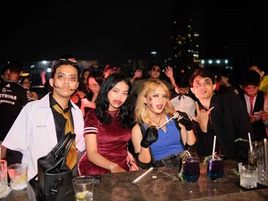 Uniknya Cara Komunitas-komunitas Rayakan Halloween, Ada yang Sambil Melukis!