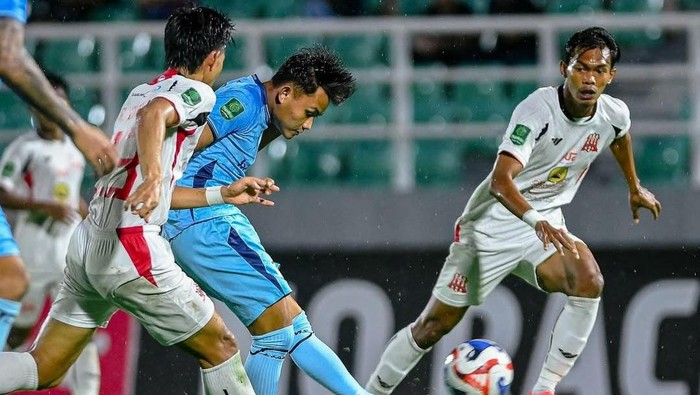 Laga Deltras FC vs Persela Lamongan