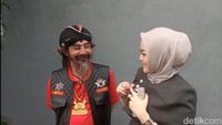 Bahagia Limbad Lihat Anak Lulus S2 dengan Predikat Cumlade