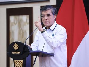 Menaker Minta Swasta WFA Saat Nataru: Bukan Cuti Tahunan, Gaji Utuh