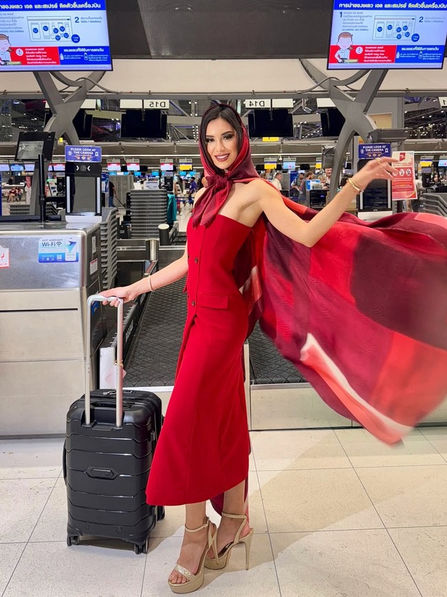 Wanita 26 tahun ini berkarier di bidang teknologi, pendiri perusahaan keuangan digital dan aktivis HAM (hak asasi manusia). Melanie dan keluarganya sempat menetap di di California, AS, namun kini berdomisili di Tel Aviv, Israel. Foto: Instagram/@melanieshiraz