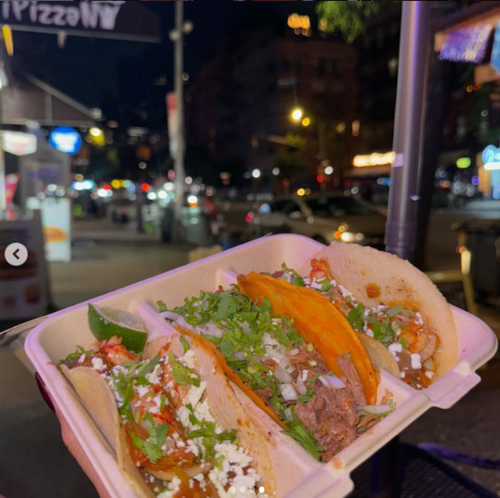 Momen Erika Carlina dan DJ Bravy Makan Unagi Viral hingga Jajanan Kaki Lima