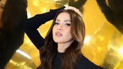 Olla Ramlan Beautiful in Black