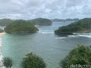 Teluk Asmara Malang, Pantai dengan Gugusan Pulau Kecil nan Eksotis