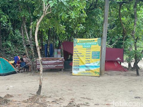 Pantai Teluk Asmara Pantai Teluk Asmara, Malang Selatan