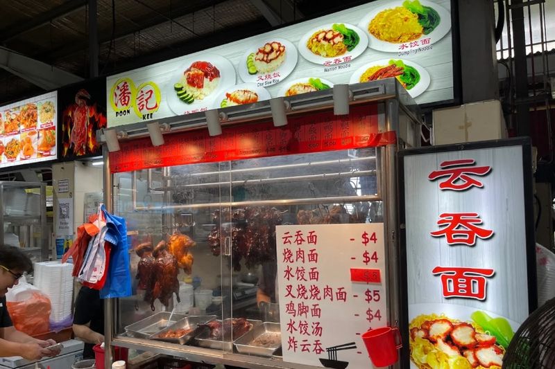 Pemilik Warung Kaki Lima Ini Ogah Viral, Ngaku Tak Cari Banyak Pelanggan