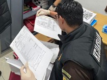 Kantor Bawaslu Tulang Bawang Digeledah Kejari, Petugas Sita Dokumen