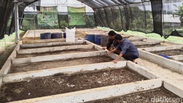 Pengolahan sampah di Purwakarta