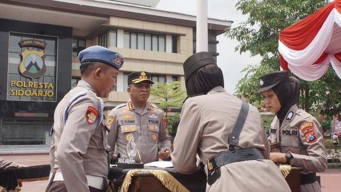 Kapolresta Sidoarjo Kombes Christian Tobing pimpin sertijab