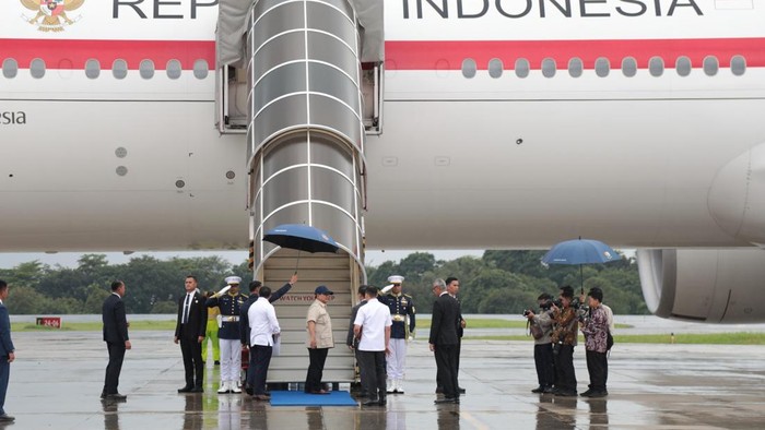 Presiden Prabowo bertolak ke Australia dari Lanud Halim Perdanakusuma, Selasa (11/11/2025). (dok Tim Media Presiden)