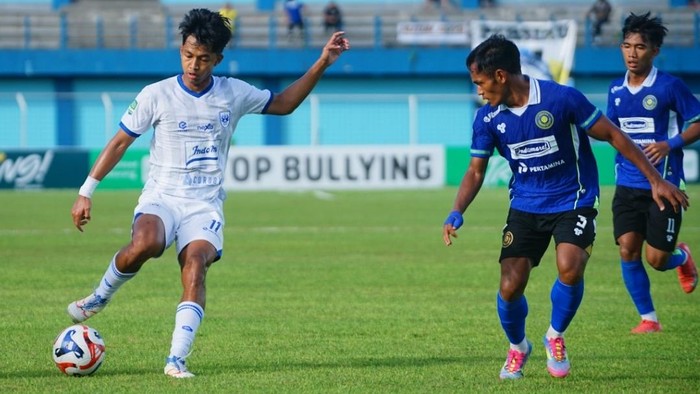 Pertandingan antara Persiku Kudus versus PSIS Semarang, Selasa (11/11/2025).