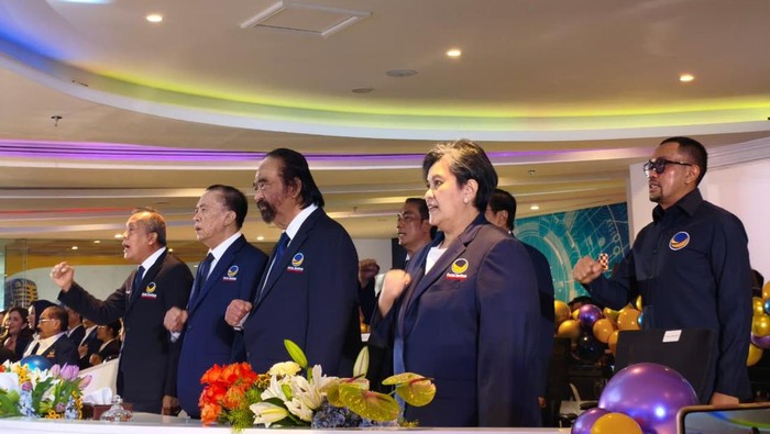 Partai NasDem menggelar puncak rangkain HUT ke-14 tahun di NasDem Tower, Selasa (11/11/2025). Ketum Partai NasDem Surya Paloh hadir didampingi sejumlah pimpinan DPP Nasdem.