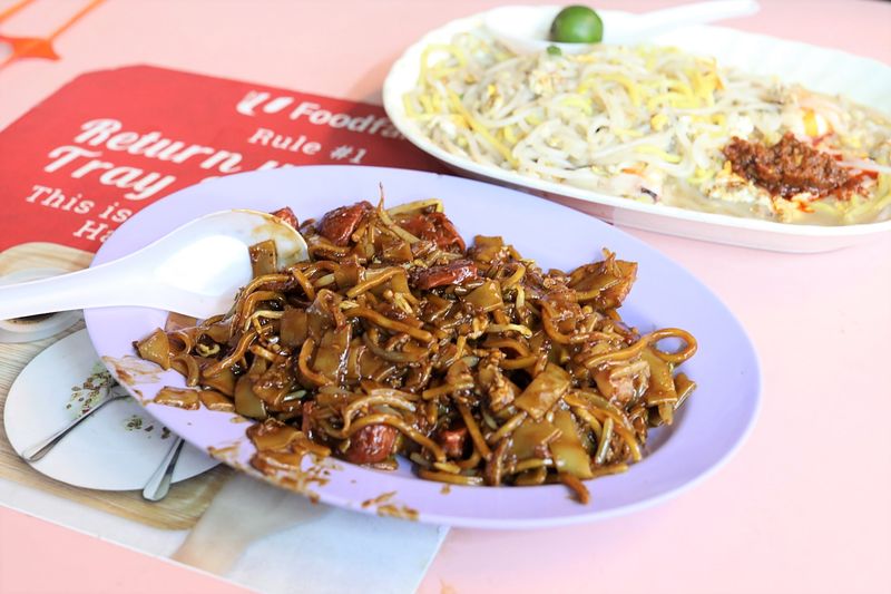 Teo, penjual makanan berusia 62 tahun di Yishun, Singapura, tetap semangat berjualan meski didiagnosis kanker stadium 4.