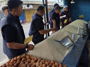 Satgas Pangan PMJ Cek Harga Beras di Pasar, Tegur 34 Pedagang Jual di Atas HET