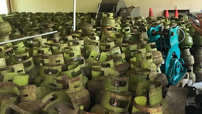 Sejumlah tabung LPG hasil rampasan negara yang akan dilelang Kejari Gianyar. (Foto: Dok. Kejari Gianyar)
