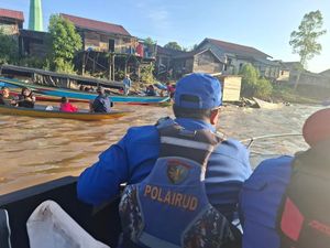 Kapal Pengangkut Semen di Kaltim Tenggelam, 8 Orang Tewas