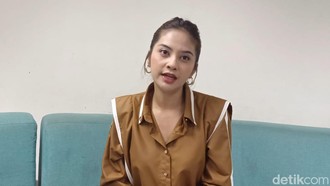 Tiwi T2 Cerita Kesibukan Merawat Alea yang Kini Hobi Ngonten