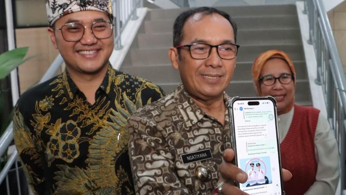 Wali Kota Cimahi Ngatiyana dan Wakil Wali Kota Cimahi Adhitia Yudisthira saat Luncurkan WA Mantap