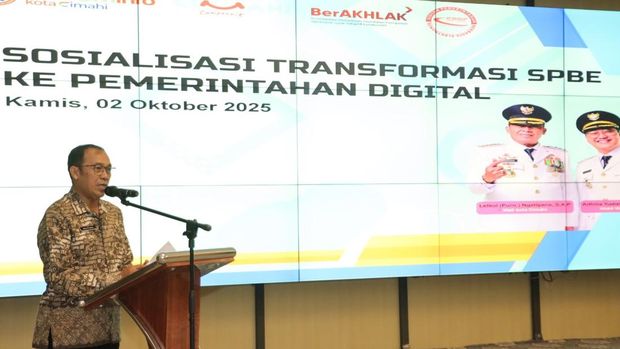 Wali Kota Cimahi Ngatiyana dan Wakil Wali Kota Cimahi Adhitia Yudisthira saat Luncurkan WA Mantap