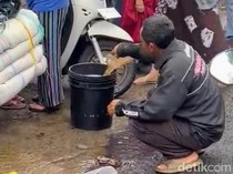 Cerita Warga Dapat 40 Liter Solar Tumpahan Laka Truk Tangki di Purworejo