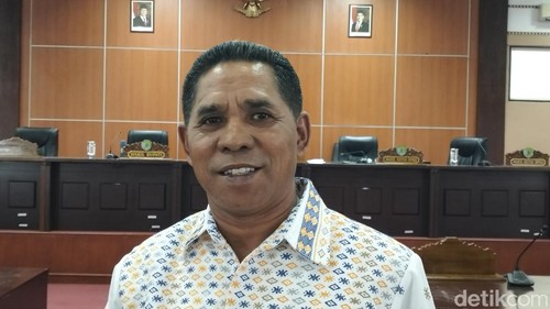 Anggota Fraksi Gerindra DPRD Manggarai Barat Fidelis Sukur seusai Rapat Paripurna DPRD Manggarai Barat, Rabu (12/11/2025).