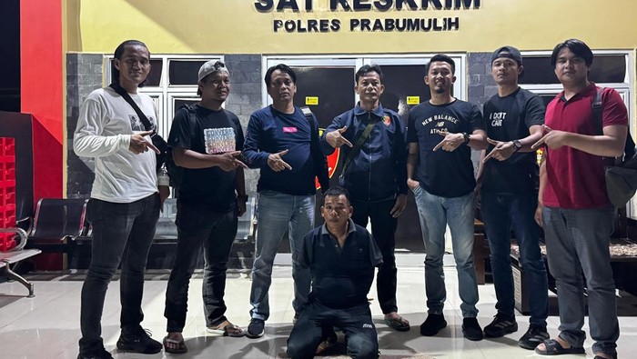 Densyah (49) ditangkap usai mmebegal temannya sendiri.