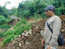 Tanah Longsor Hancurkan Jalan Antardesa di Tulungagung