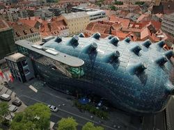 Deretan Bangunan Aneh Bikin Pemandangan Rusak & Warga Emosi