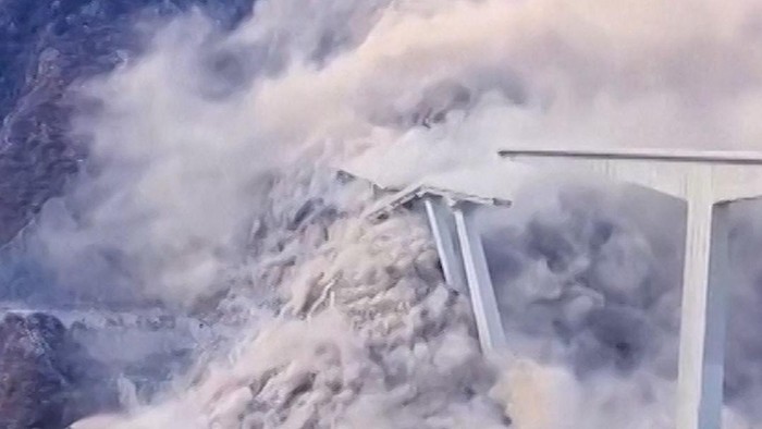 Jembatan Hongqi Runtuh