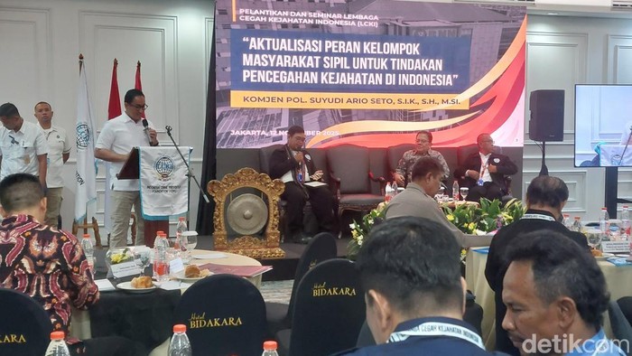 Kepada Badan Narkotika Nasional (BNN), Komjen Suyudi Ario Seto