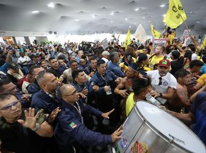 Terobos Lokasi KTT COP30, Masyarakat Adat Brasil Bentrok dengan Petugas