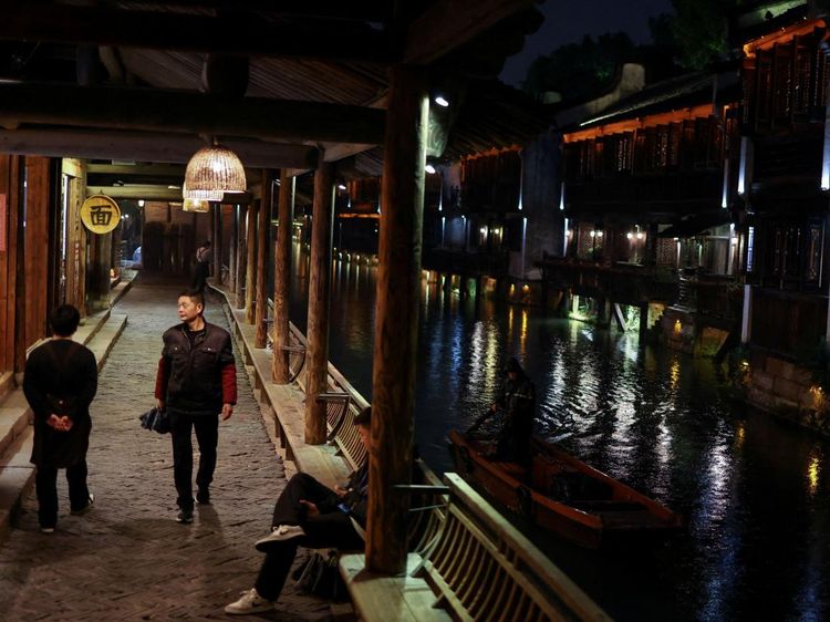 Menikmati Keindahan Malam di Kota Air Kuno Wuzhen